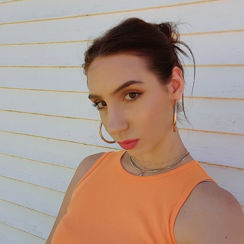 Meet your Posher, Emilee